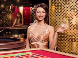 r 20 Live Casino & Tables
